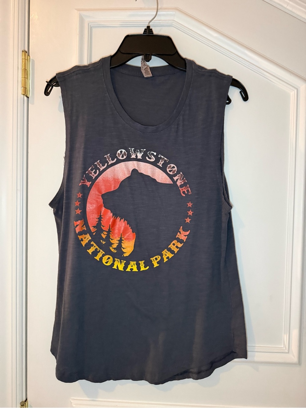 Yellowstone National Park Bear Graphic Muscle Tank — L